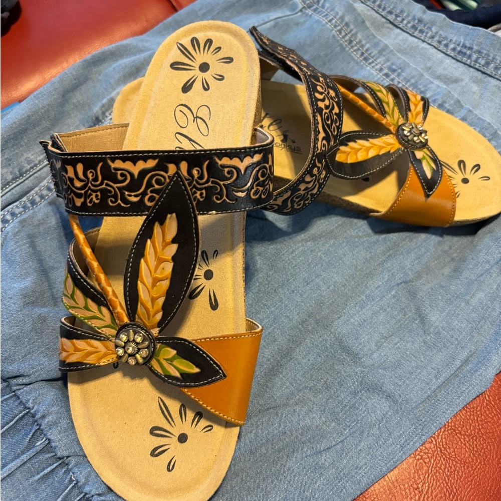 Elite by Corkys, Black